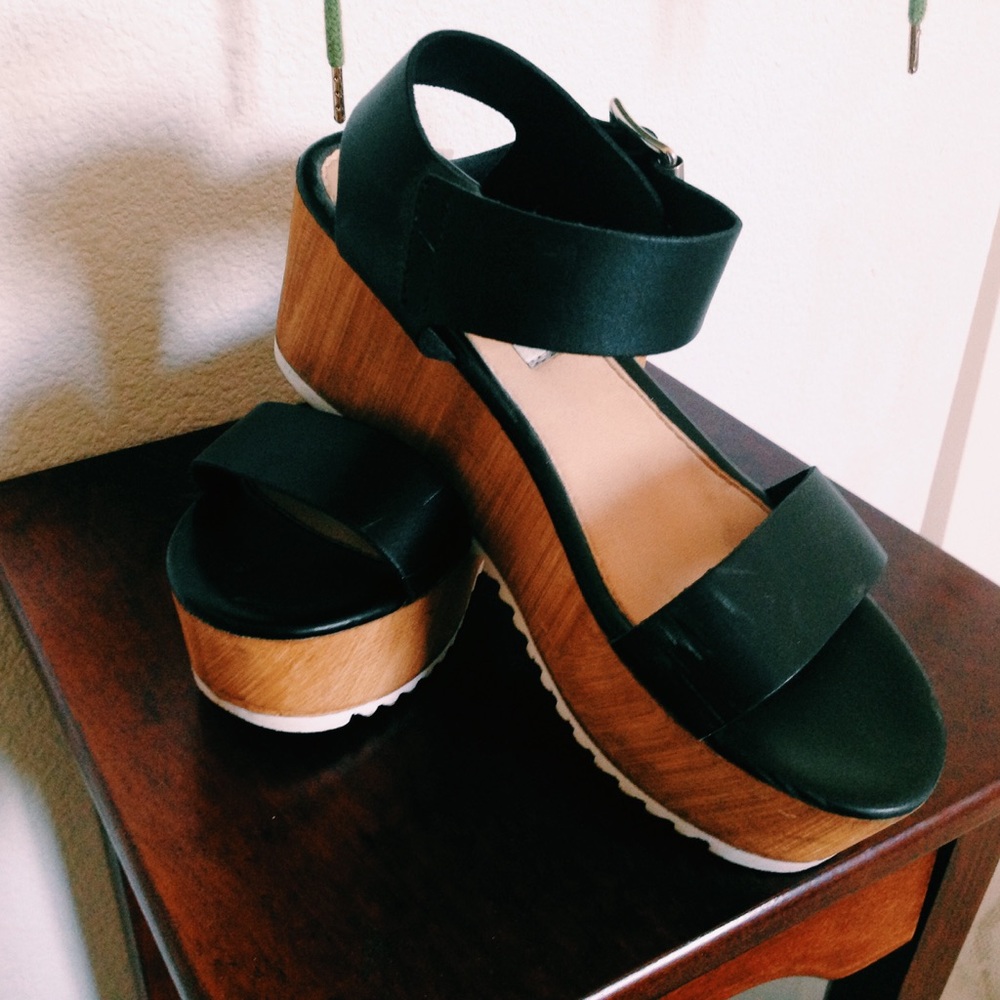 Steve Madden platform sandals